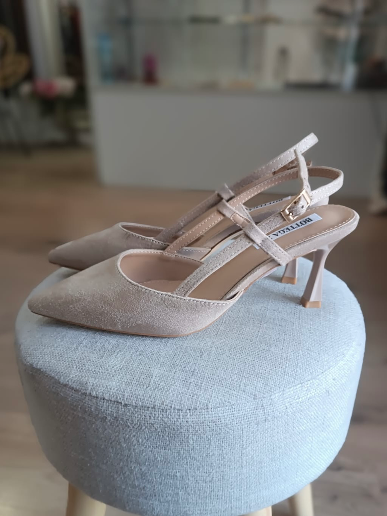 STILETTOS 