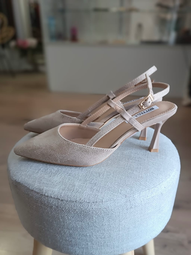 STILETTOS 