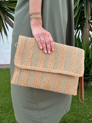 CARTERA RAFIA TRENZADA